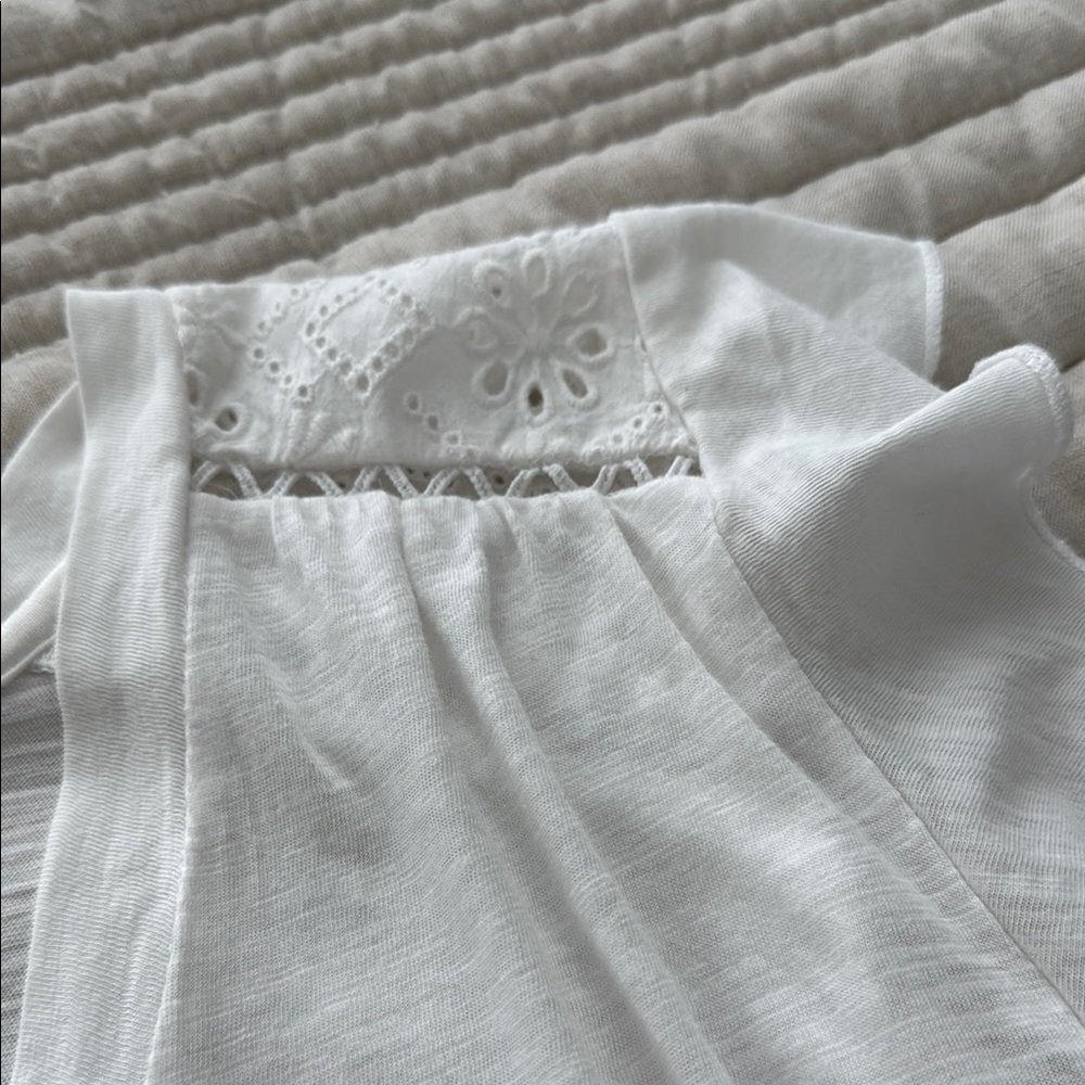 LOFT Cream Sleeveless Blouse with V-Neckline - Picture 4 of 5